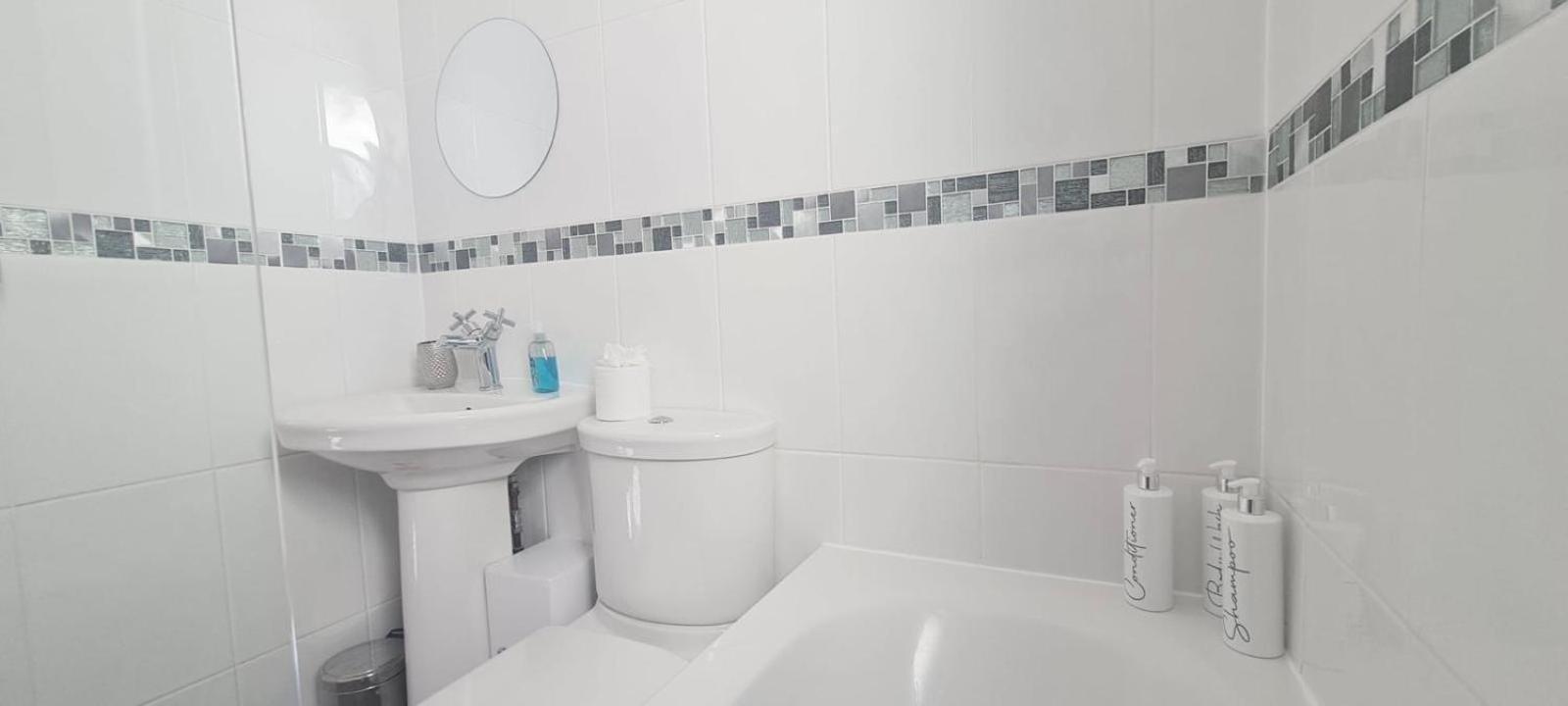 Westcliff-On-Sea Modern 2 Bedroom Apartment - Free Parking Southend-on-Sea Exterior foto