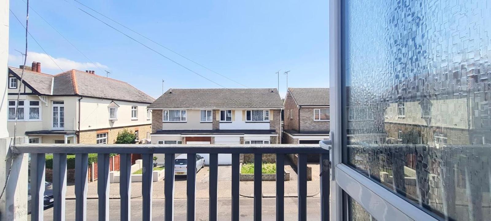 Westcliff-On-Sea Modern 2 Bedroom Apartment - Free Parking Southend-on-Sea Exterior foto