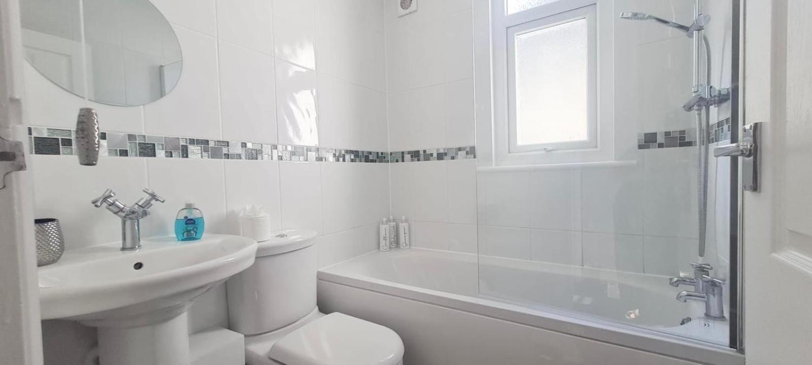 Westcliff-On-Sea Modern 2 Bedroom Apartment - Free Parking Southend-on-Sea Exterior foto